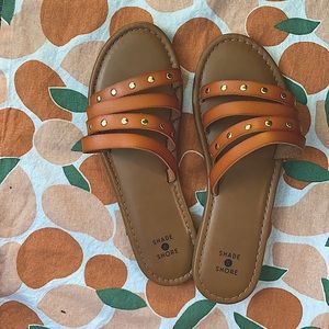 Shade & Shore Brown/Tan Sandals w Bronze Accent